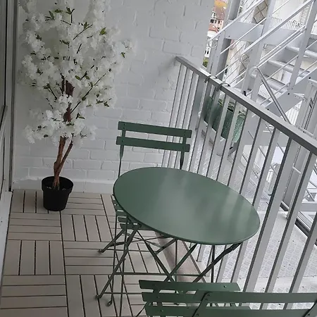 Apartment For 4 People - La Galouette